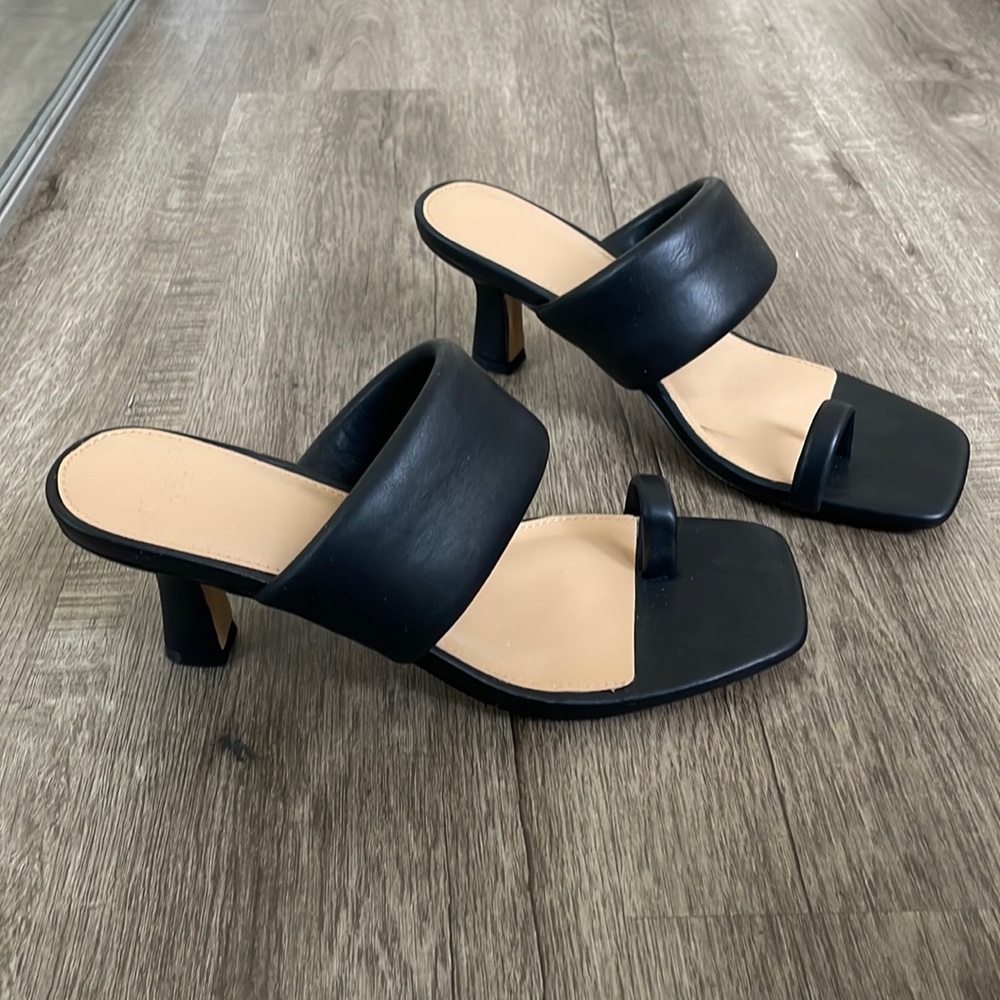Women’s size 7 kitten heel